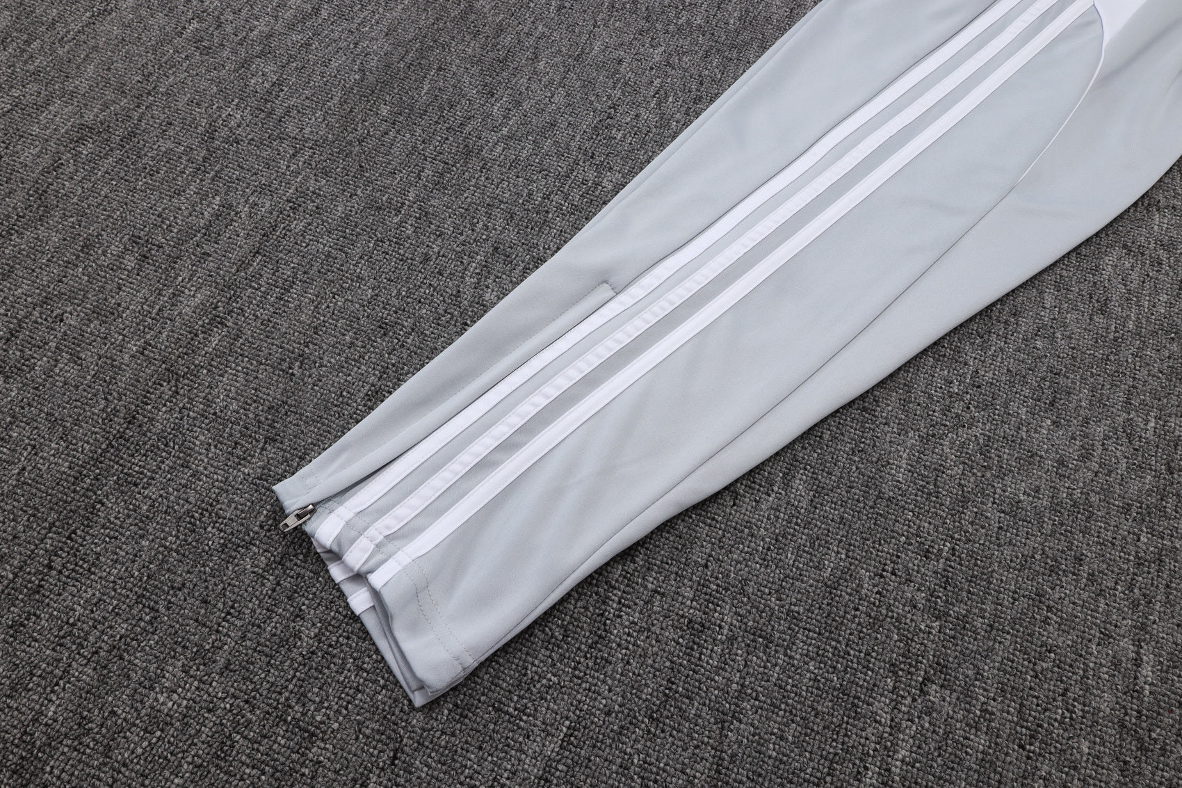 Real Madrid White/Gray Tracksuit Half-Zip 25/26