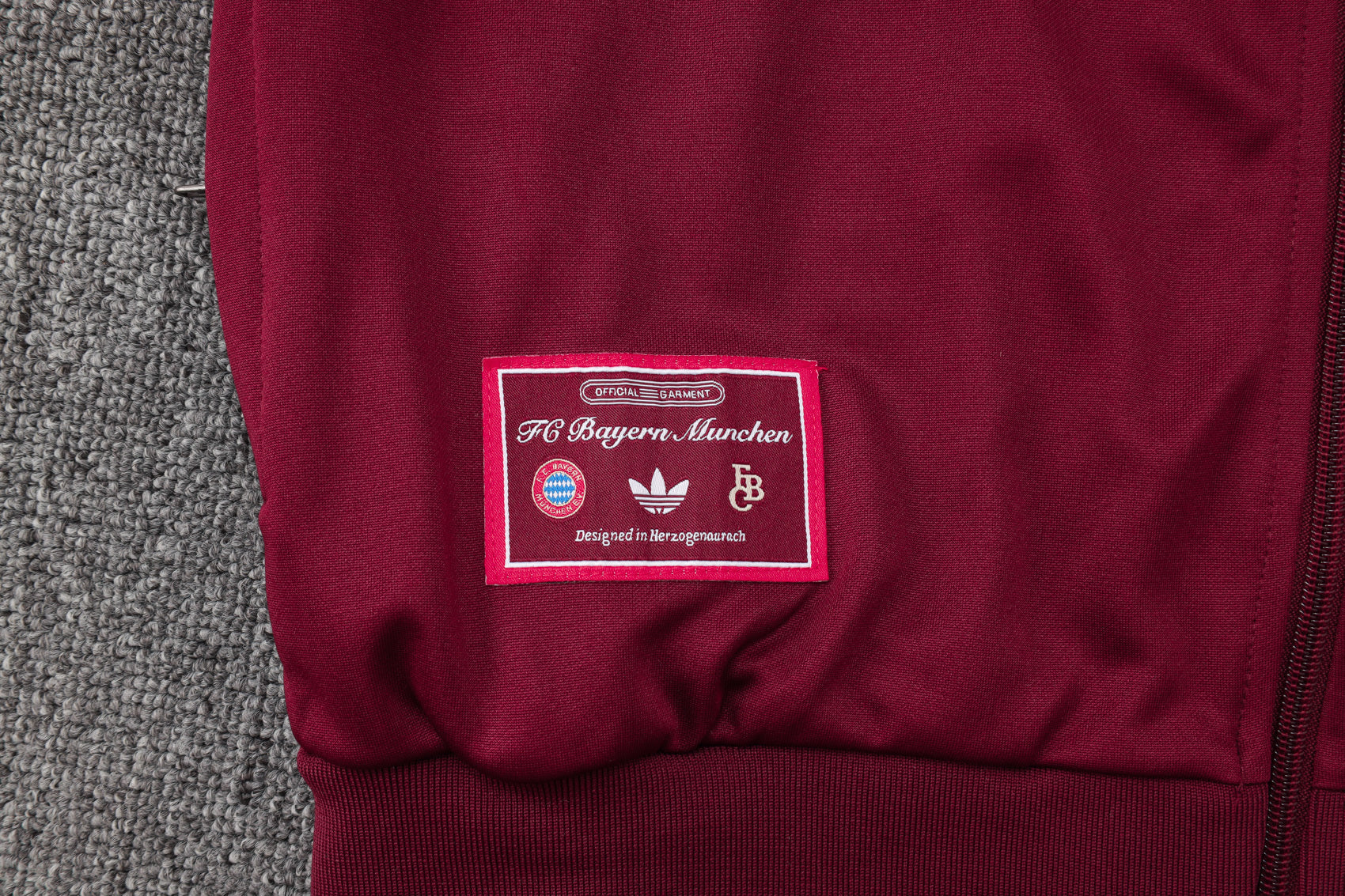 Bayern Munich Red Tracksuit Full-Zip 25/26