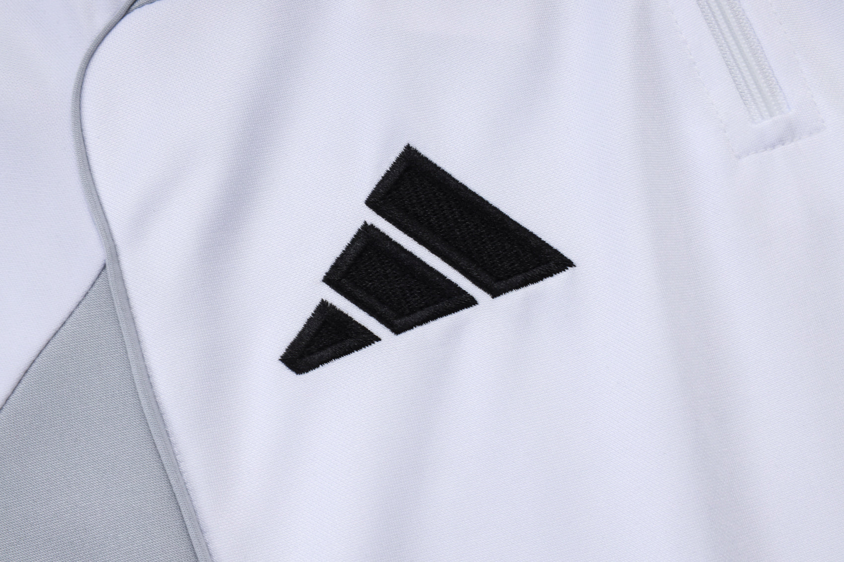 Real Madrid White/Gray Tracksuit Half-Zip 25/26