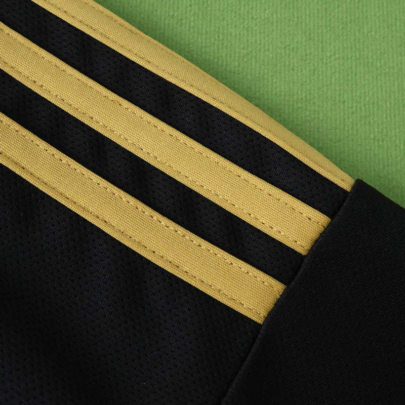 Liverpool Training Black Jersey 2025/26